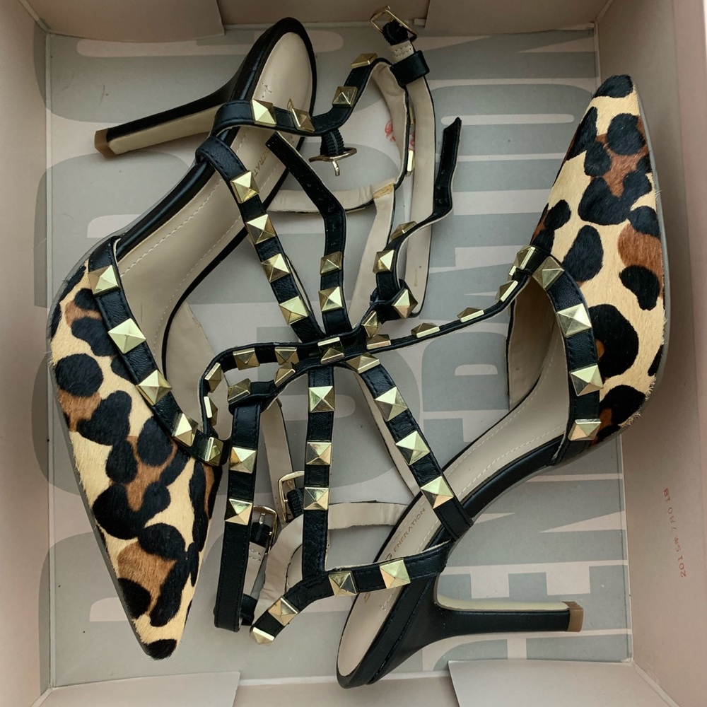 BCBG Darronx-x - Natural Black -  6 1/2 - Leopard Print - Brand New.